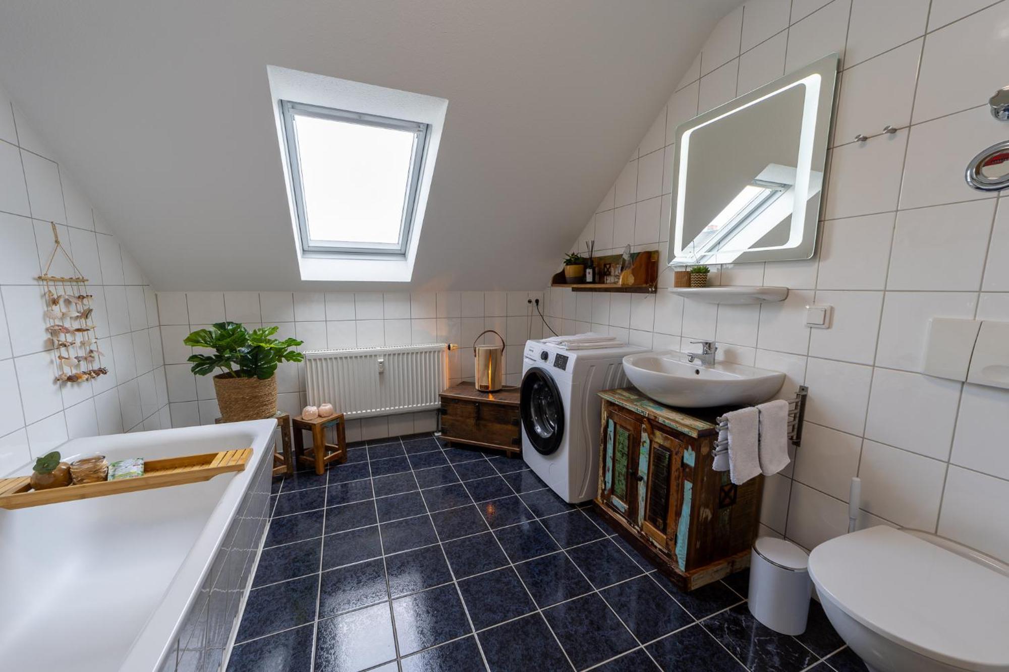 Schlossberg-Domizil Mit Weitblick - Arbeitsplatz, Balkon, Netflix, Badewanne & Yogamatte ケムニッツ エクステリア 写真