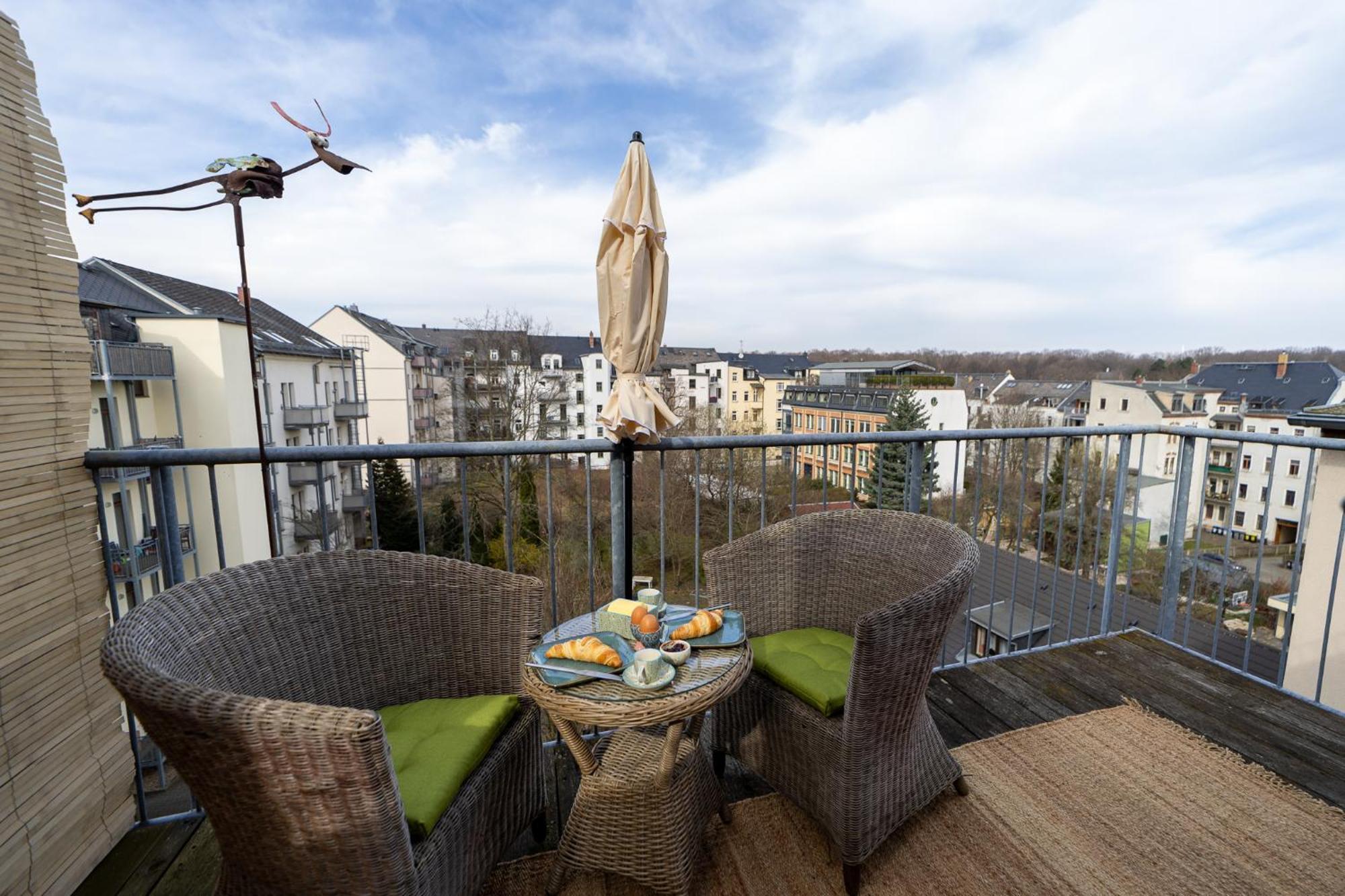 Schlossberg-Domizil Mit Weitblick - Arbeitsplatz, Balkon, Netflix, Badewanne & Yogamatte ケムニッツ エクステリア 写真
